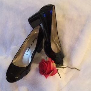 Black patent Anne Klein “Megan” peep toes NWOB